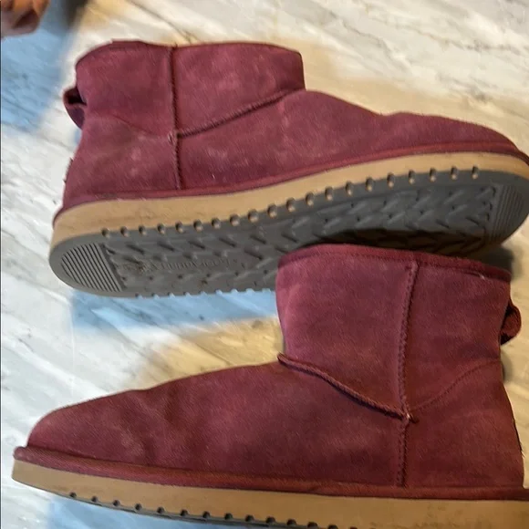 Mulberry Suede Koolaburra by UGG Ankle Boots with Shearling Lining - Picture 3 of 4
